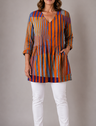 Amaia | Long Blouse with V-Neck