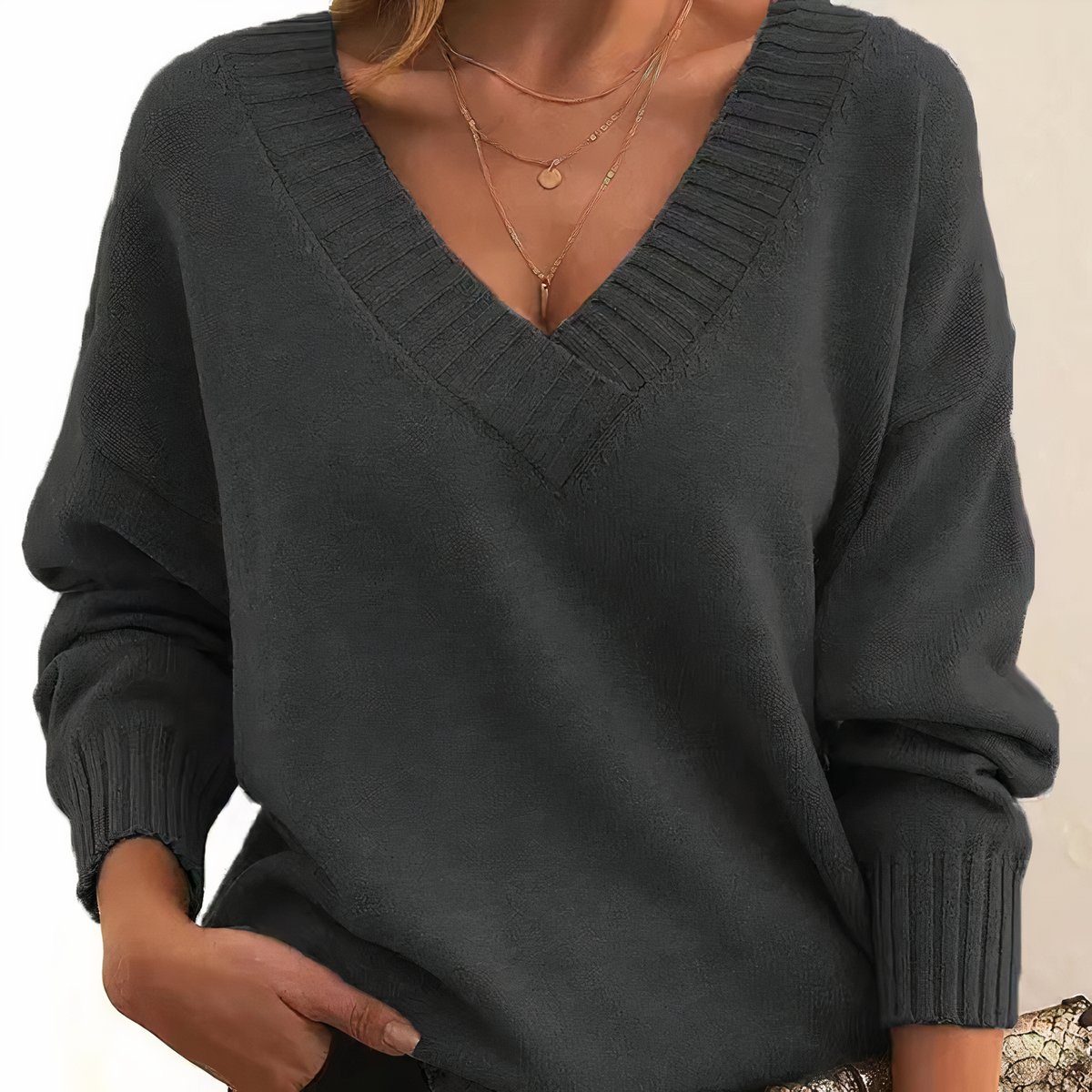 Mira - Chic Sweater